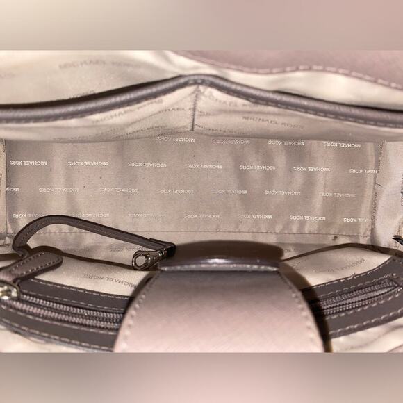 Michael Kors Hamilton Saffiano Leather Gray Shoulder Bag with Silver Charm - Picture 9 of 10